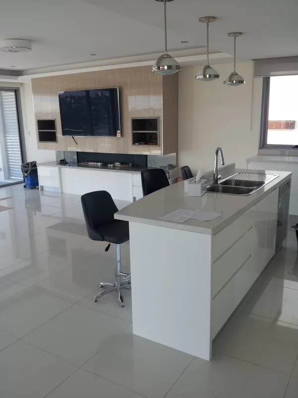 Interior: Living &amp; Kitchen