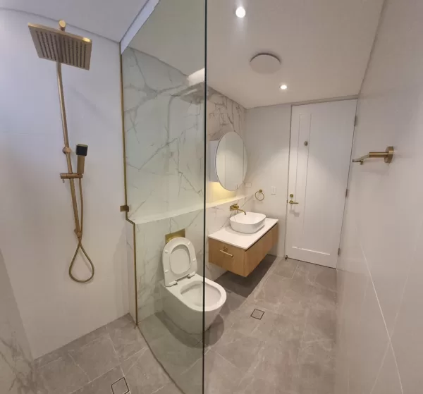 Bathroom & Shower