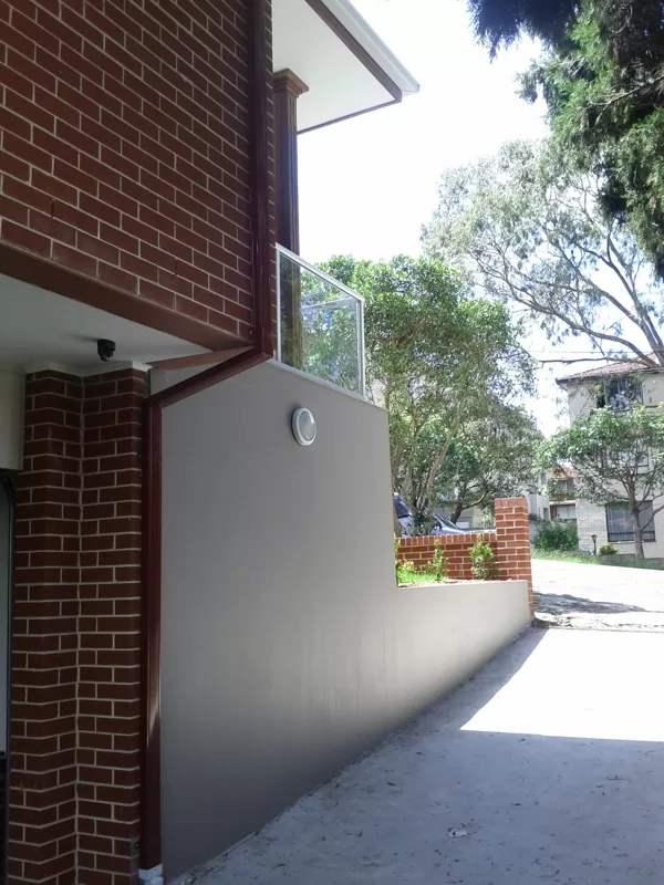 Side driveway